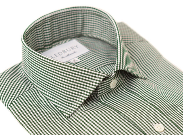 The Green Cross Cutaway collar